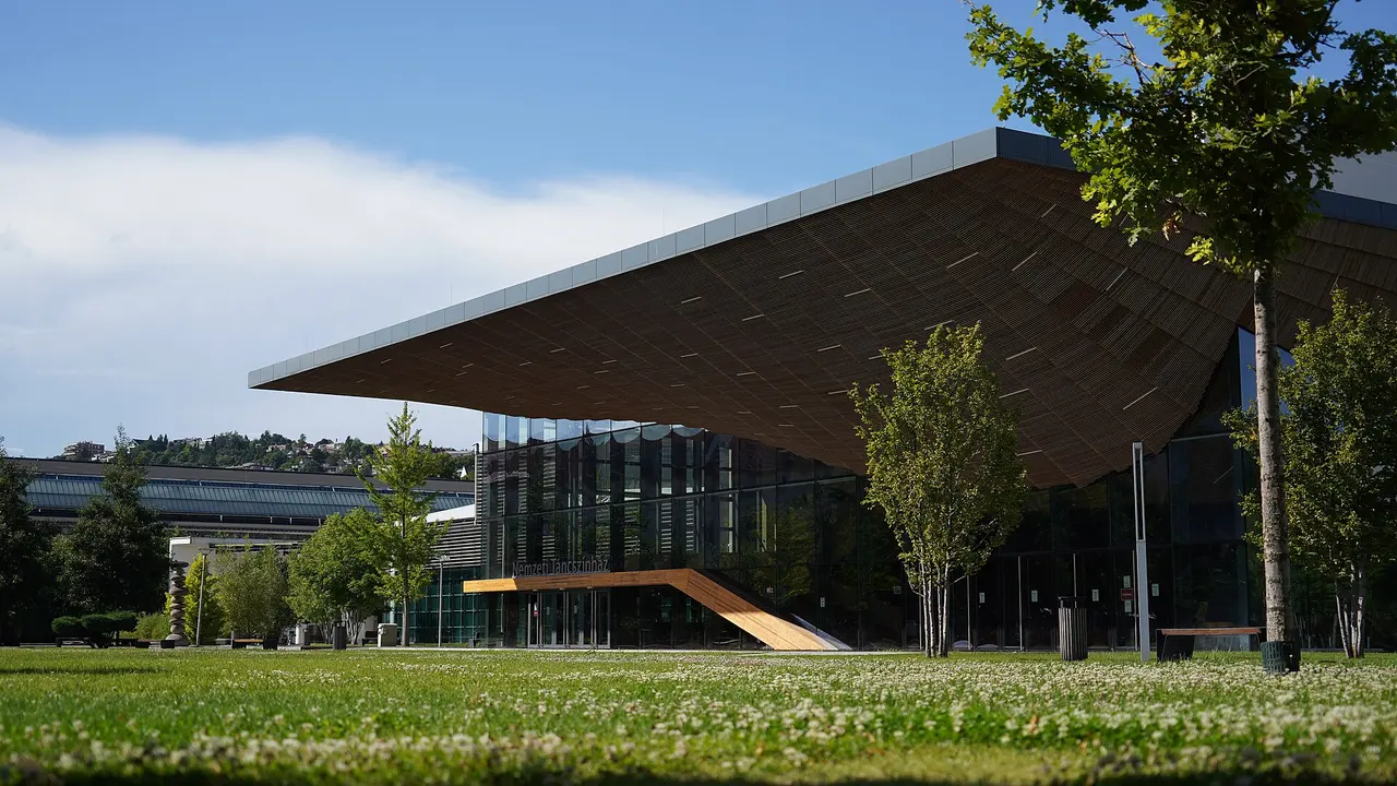 The wooden cantilevered roof of the National Dance Theatre building in Millenáris Park