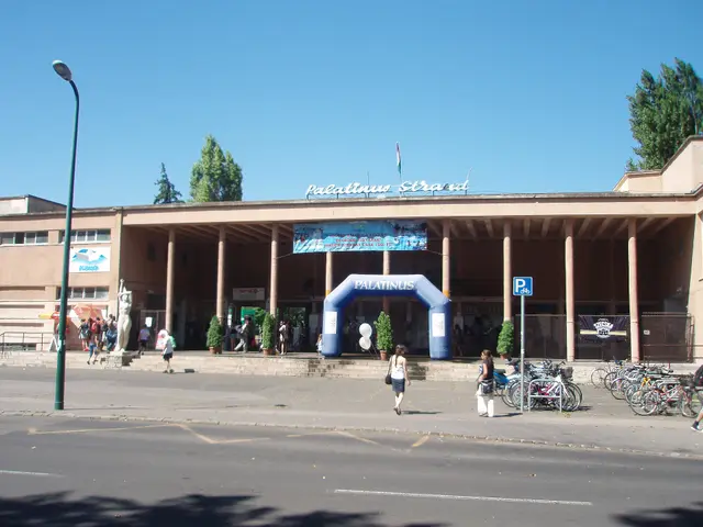 The covered entrance of the Palatinus Strand on Margaret Island