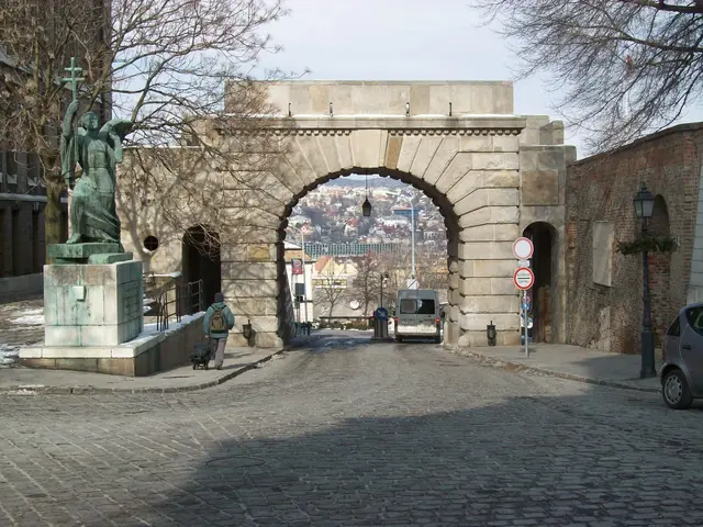 The stone arch of the Vienna Gate at the northern end of Castle Hill